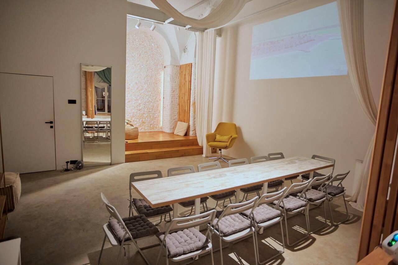 Арендовать Малый светлый лофт для мероприятий