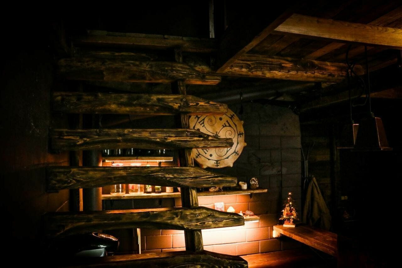 Арендовать Лес. Двухъярусное арт-пространство с верандой