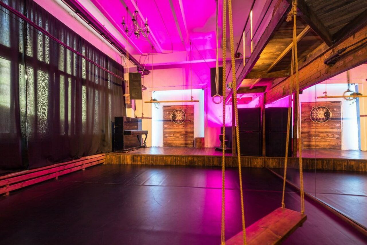 Арендовать Лес. Двухъярусное арт-пространство с верандой