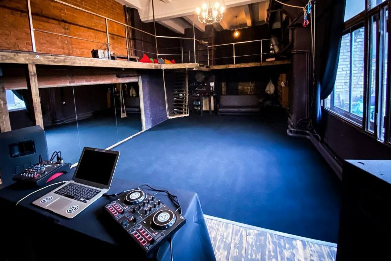 Арендовать Лес. Двухъярусное арт-пространство с верандой