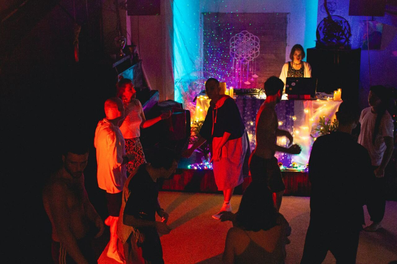 Арендовать Лес. Двухъярусное арт-пространство с верандой