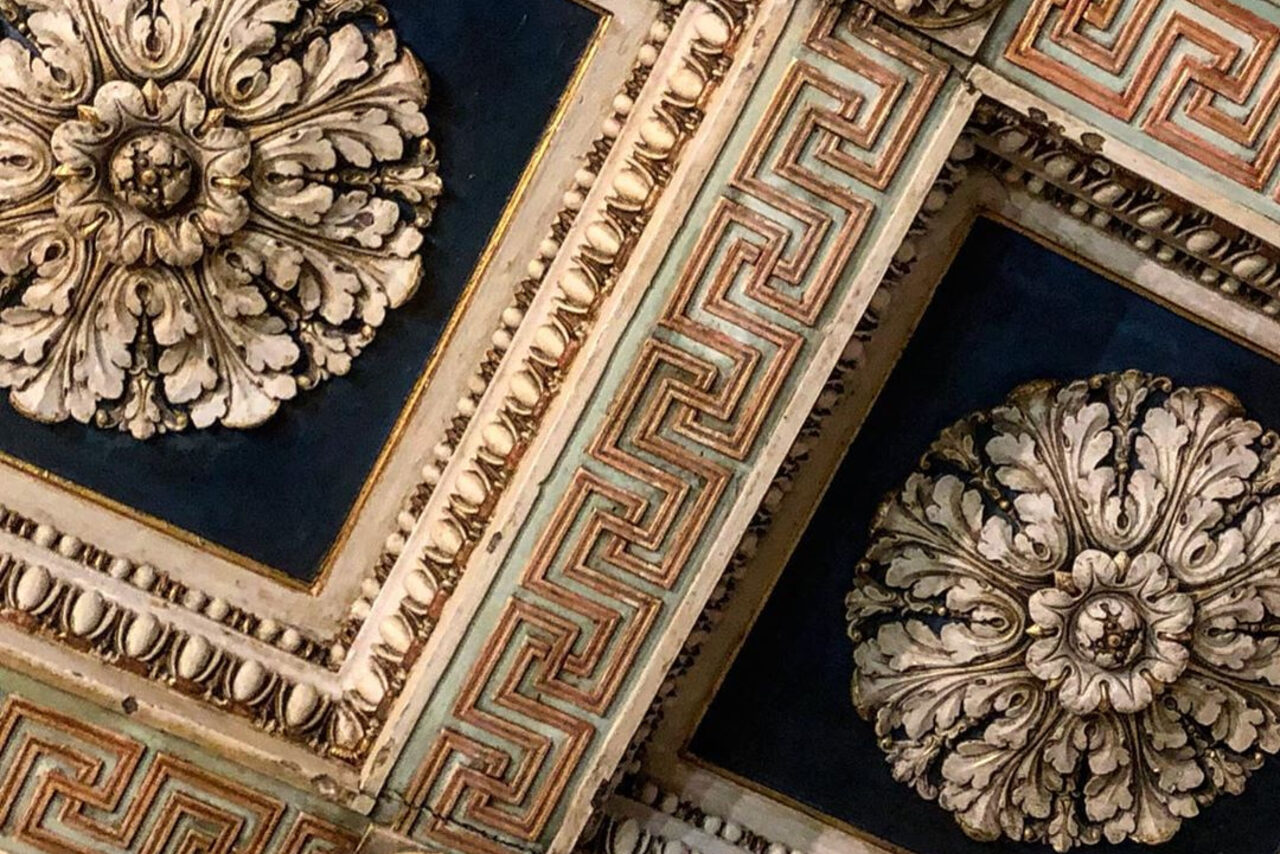 Арендовать Светлое арт-пространство в классическом стиле