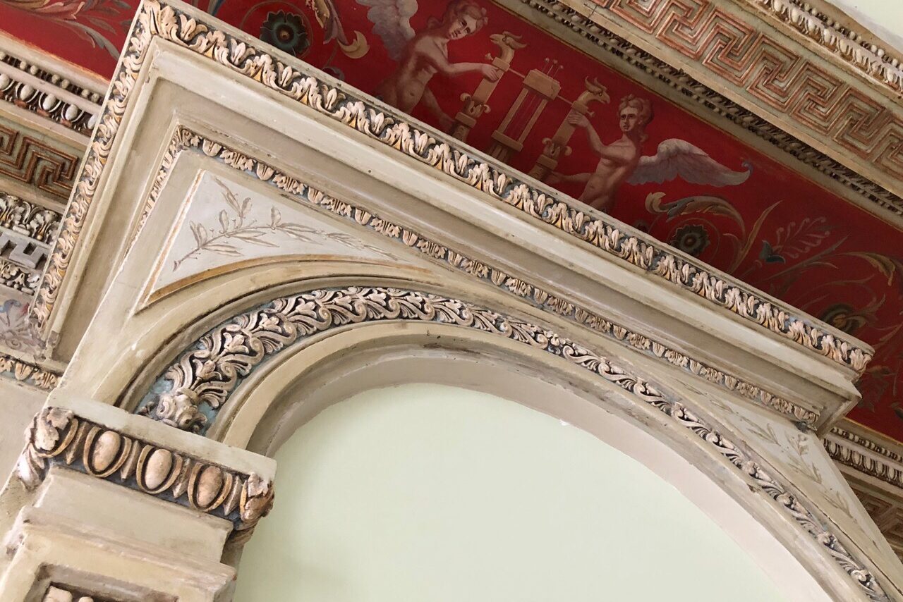 Арендовать Светлое арт-пространство в классическом стиле