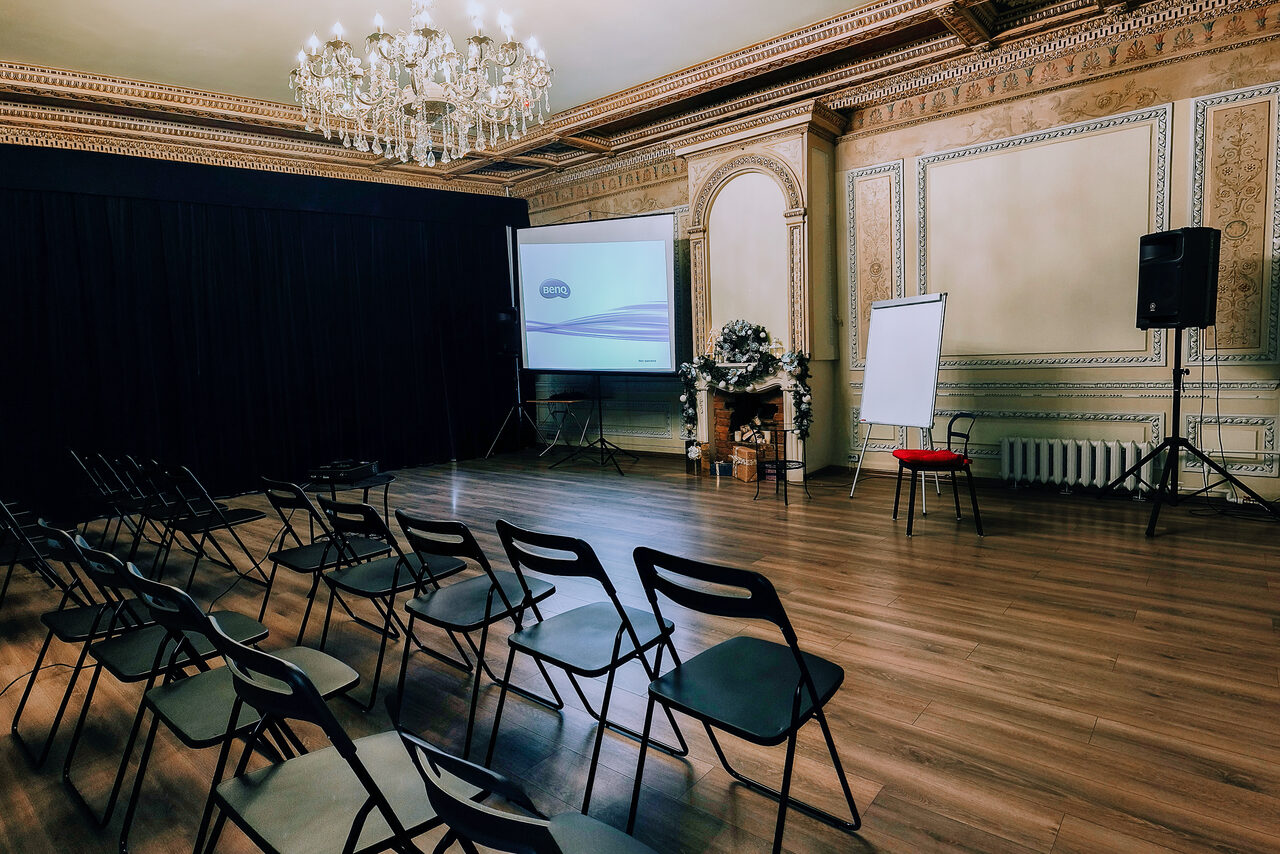 Арендовать Светлое арт-пространство в классическом стиле