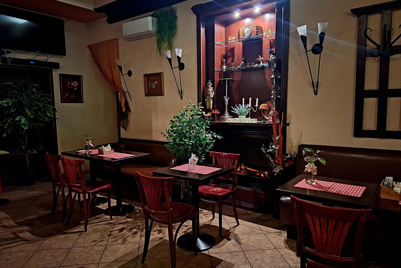 Арендовать Уютный камерный лофт-бар