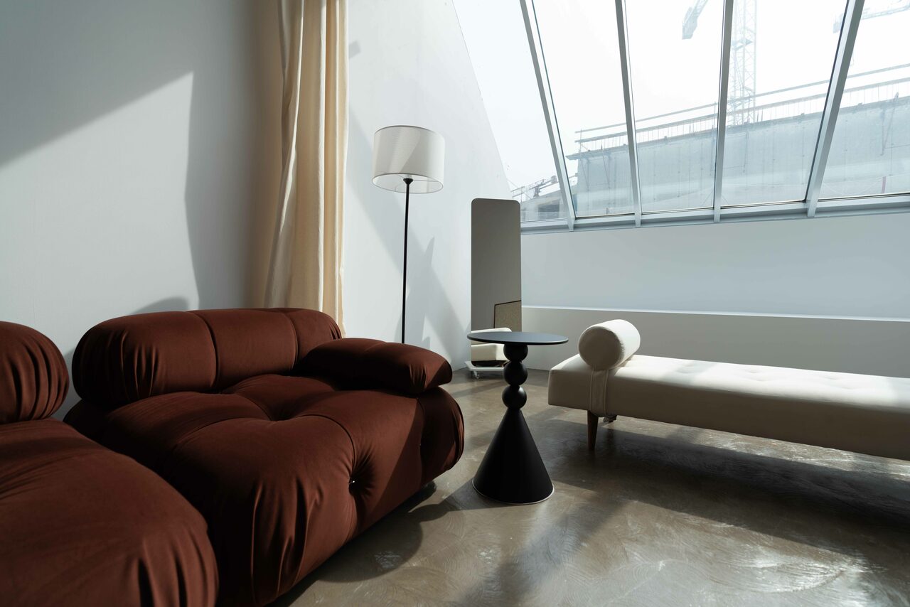 Арендовать Просторный зал в теплых тонах на Васильевском острове