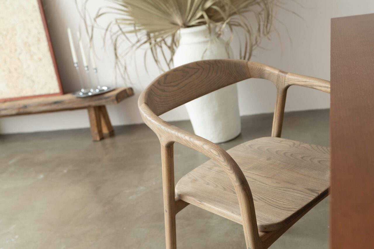 Арендовать Просторный зал в теплых тонах на Васильевском острове