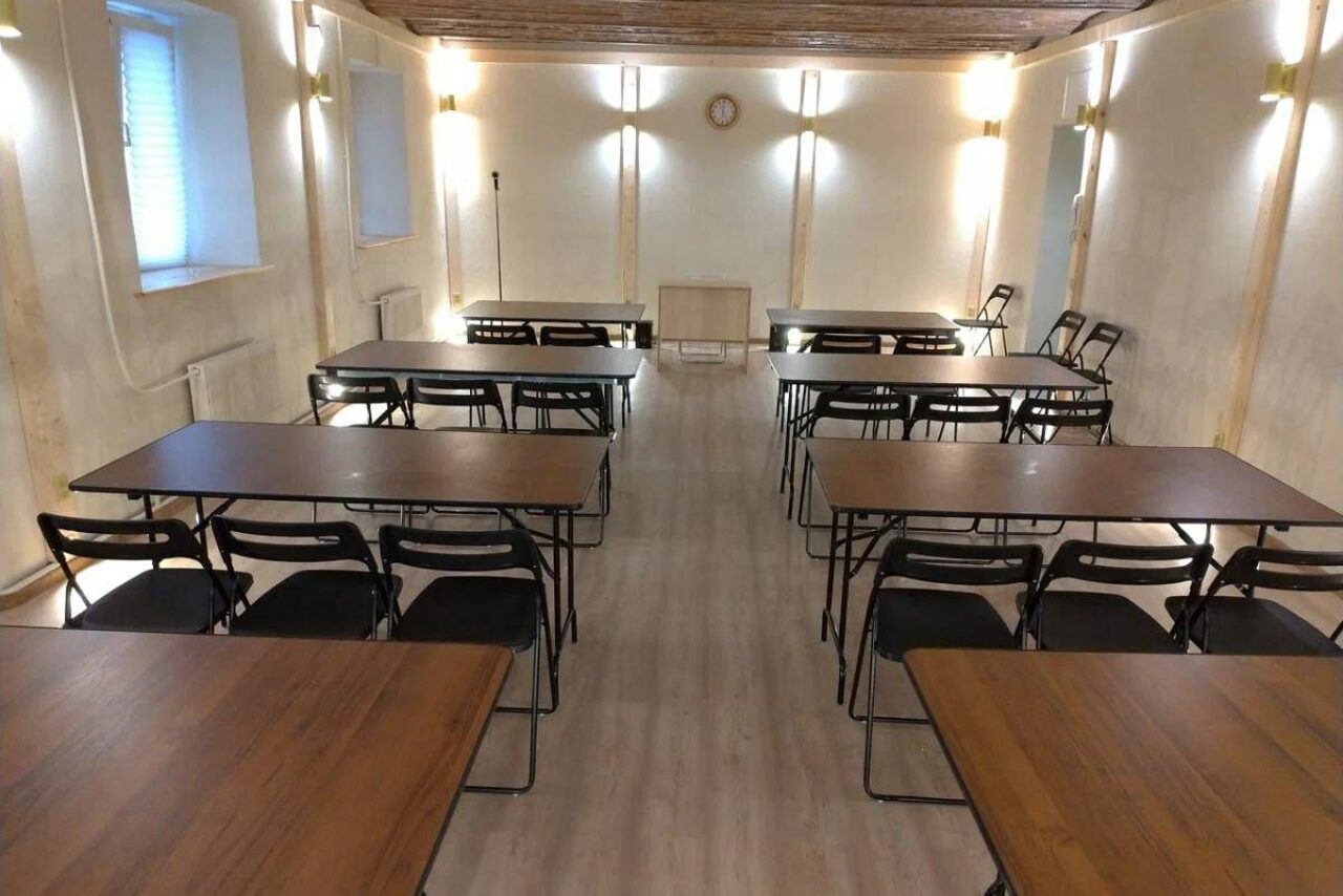 Арендовать Лофт-зал для йоги, тренингов и мастер-классов на 55 м.кв.