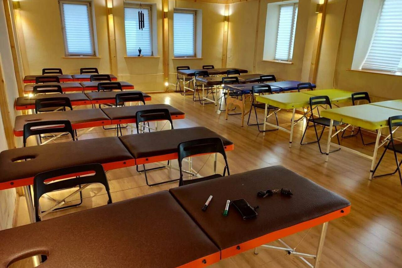 Арендовать Лофт-зал для йоги, тренингов и мастер-классов на 55 м.кв.