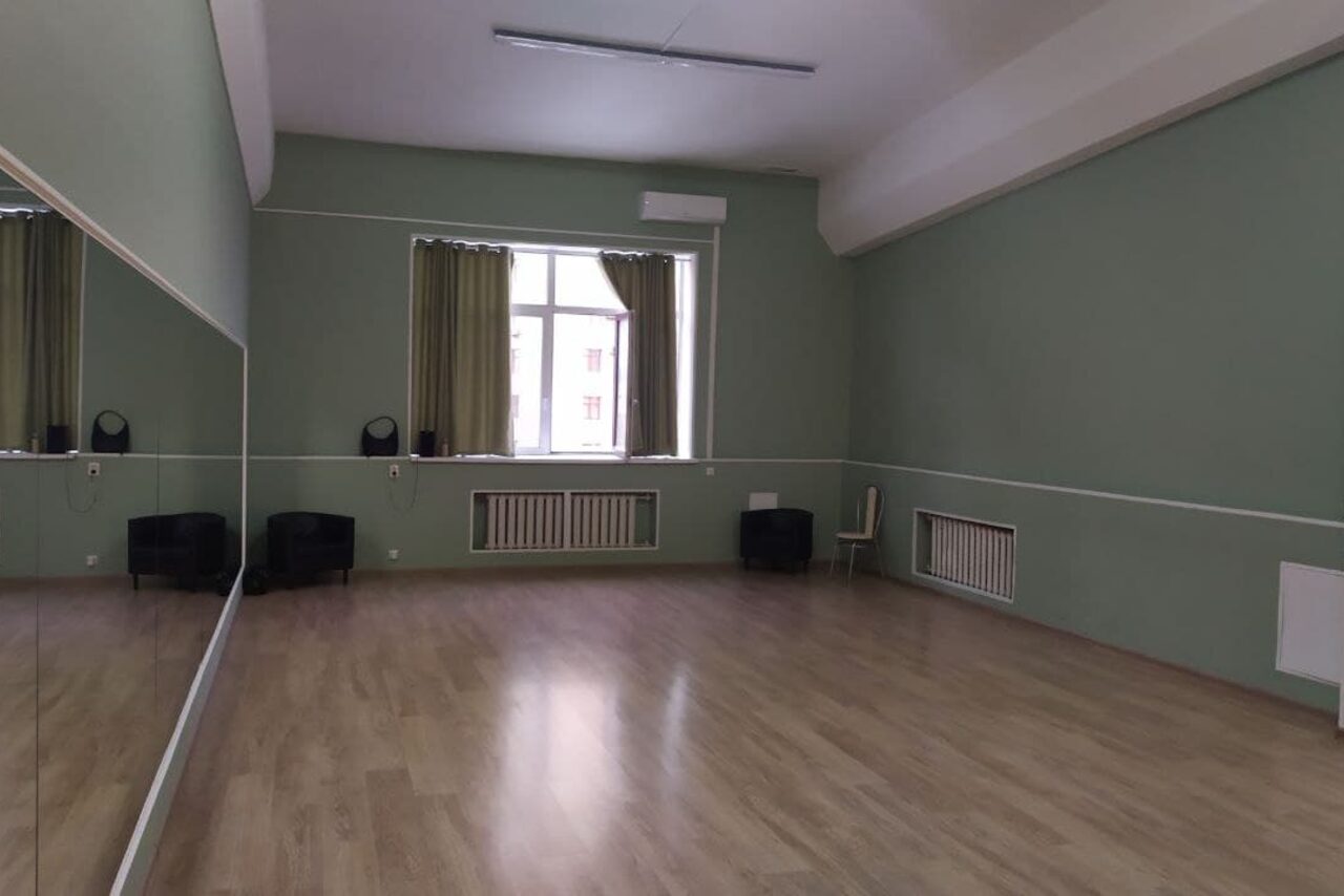 Арендовать Танцевальный зал на 30 человек