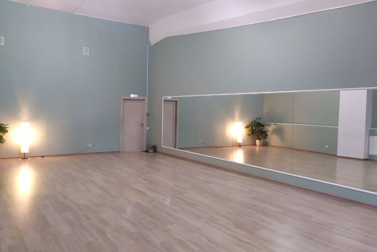 Арендовать Танцевальный зал на 30 человек