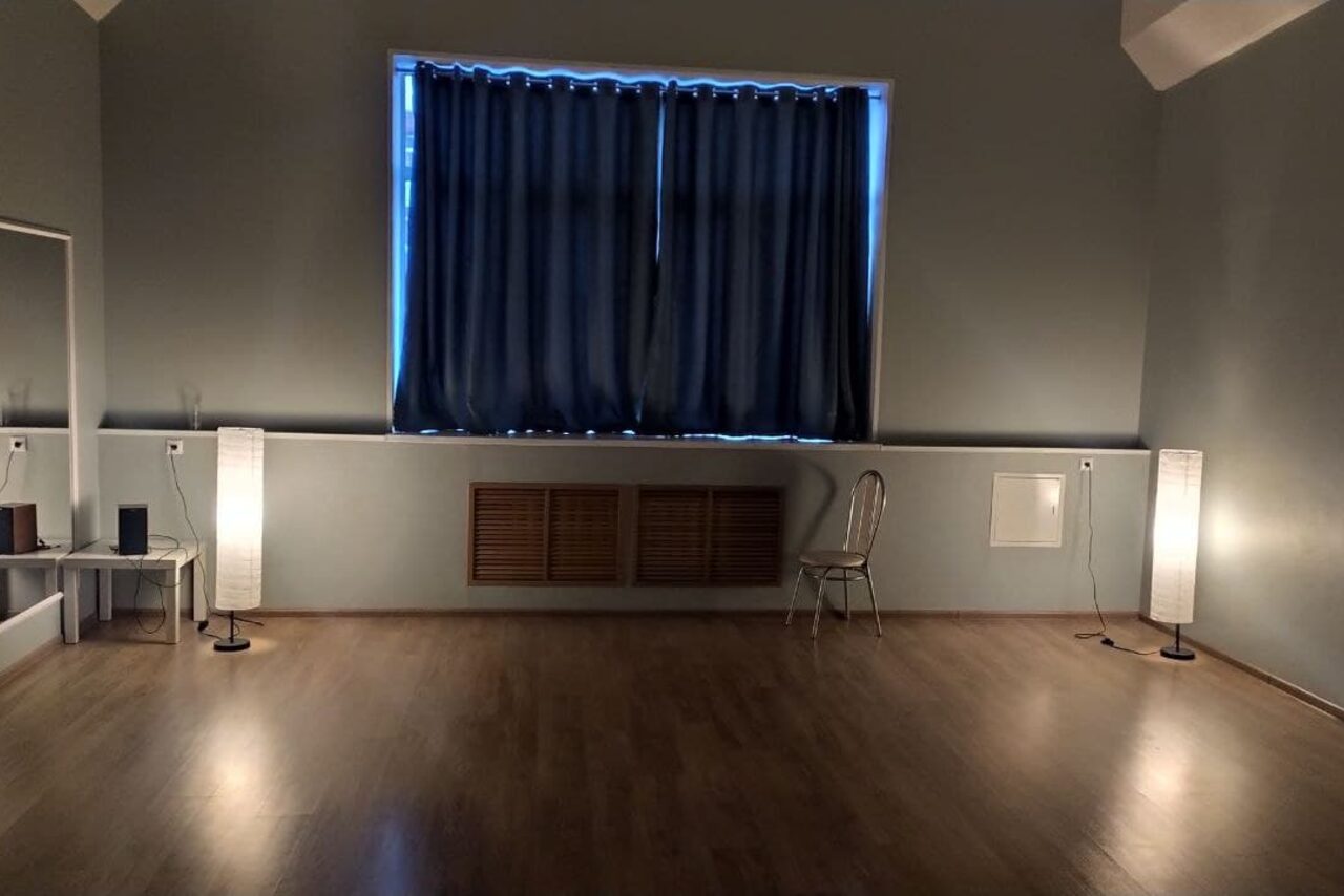 Арендовать Танцевальный зал на 15 человек