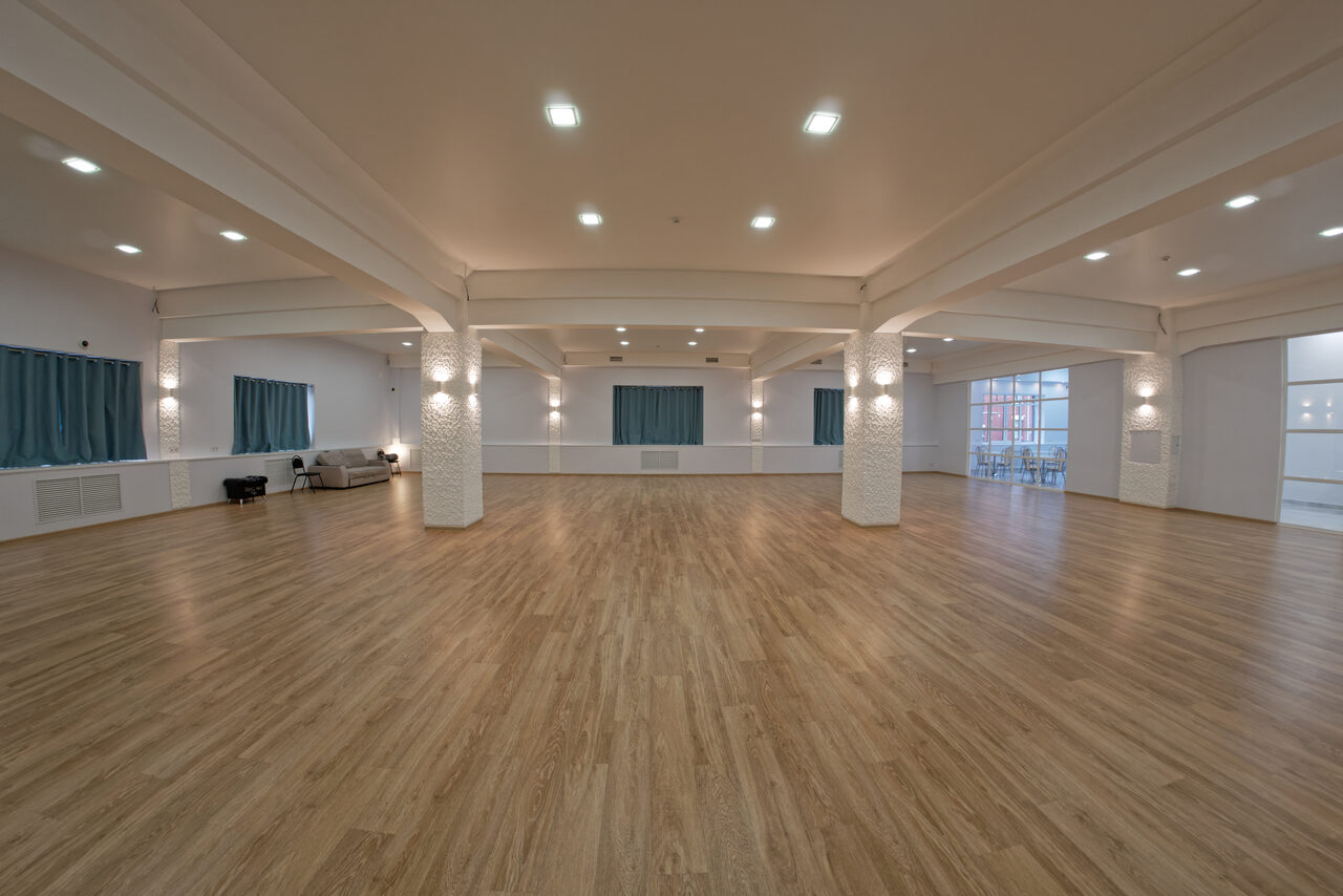 Арендовать Танцевальный зал на 100 человек