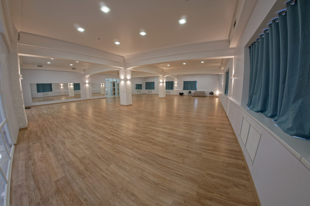 Арендовать Танцевальный зал на 100 человек