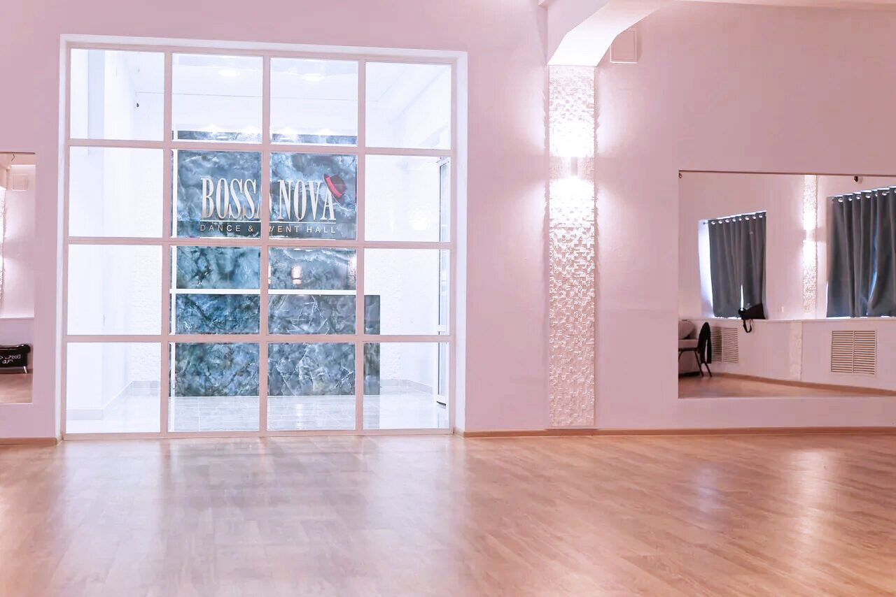 Арендовать Танцевальный зал на 100 человек