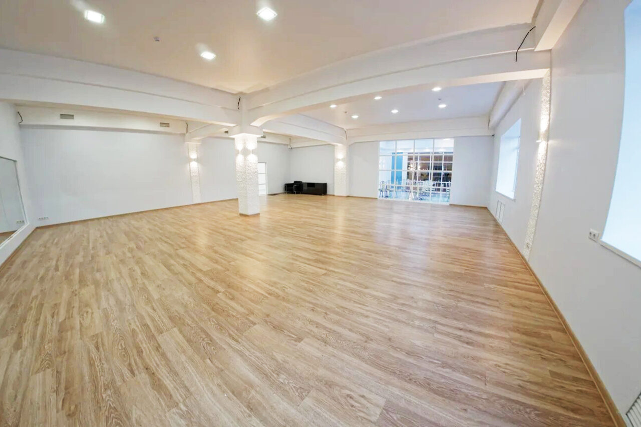 Арендовать Танцевальный зал на 50 человек