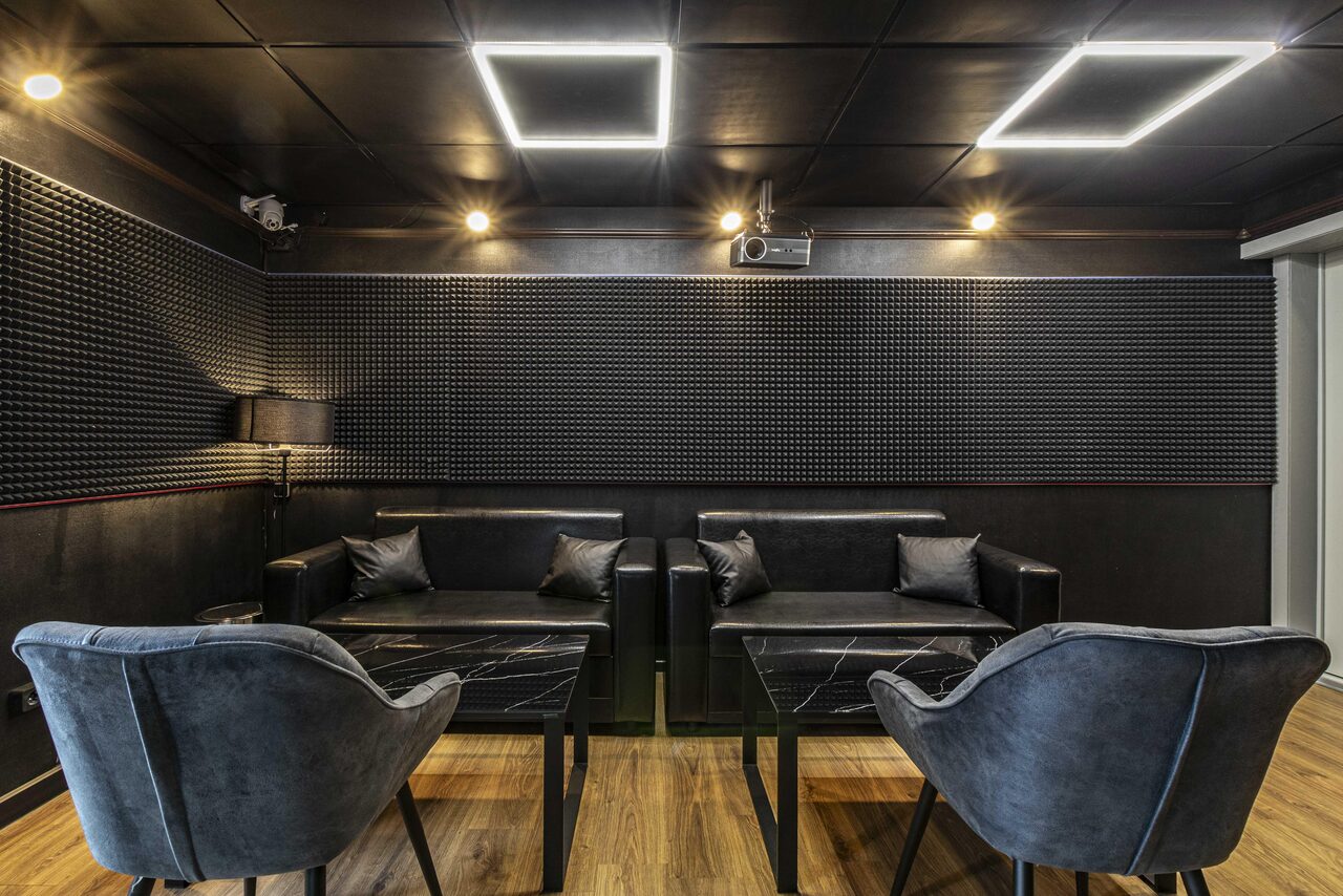 Арендовать Лофт-зал в центре 23 кв.м