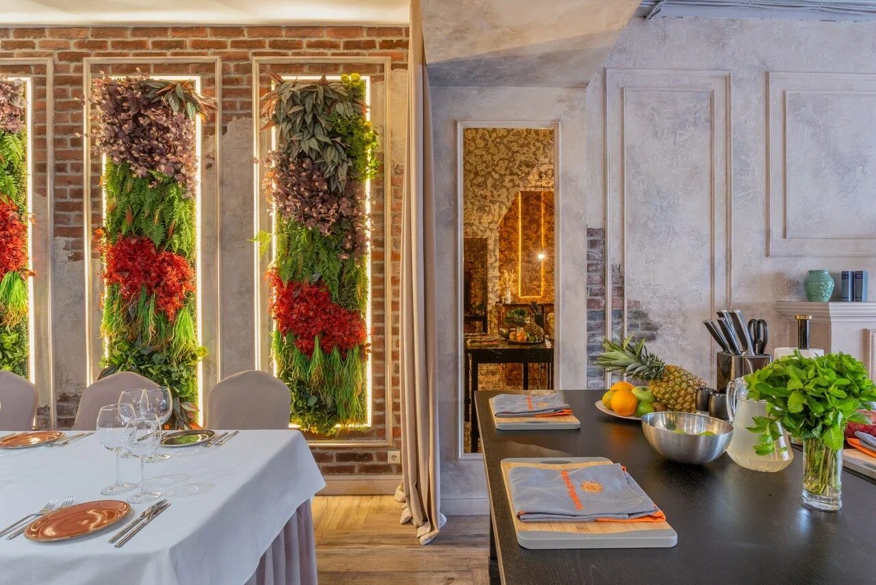 Арендовать Лофт с кухней, панорамными окнами и верандой