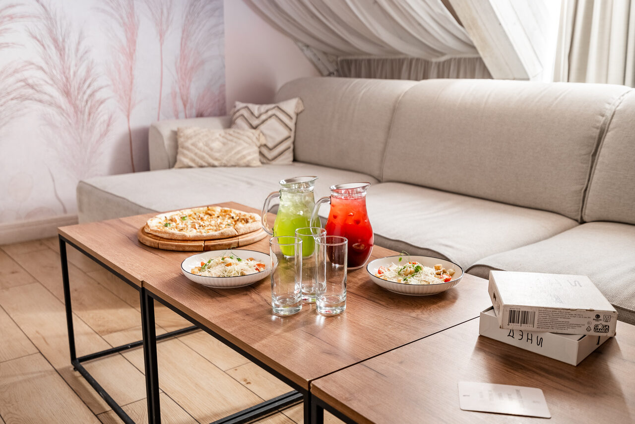 Арендовать Светлый лофт-зал с проектором