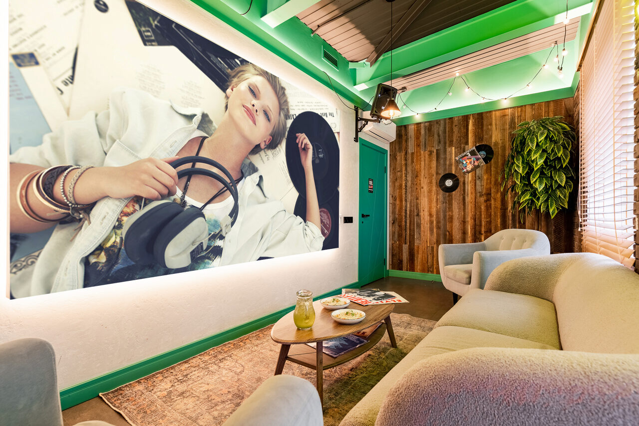 Арендовать Уникальный лофт-зал с проектором