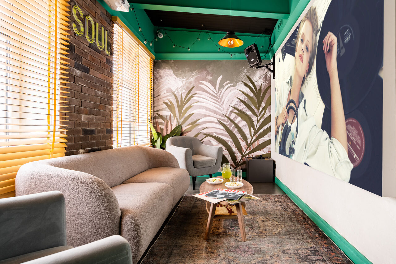 Арендовать Уникальный лофт-зал с проектором