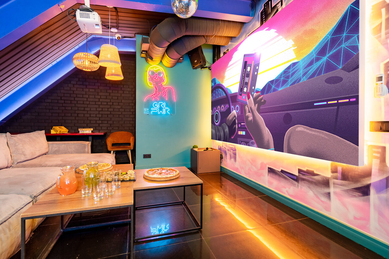 Арендовать Лофт-зал в стиле 80-х