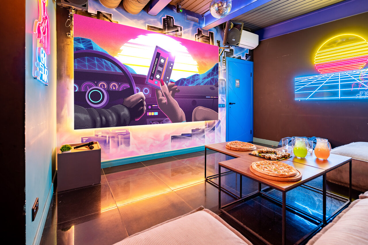 Арендовать Лофт-зал в стиле 80-х