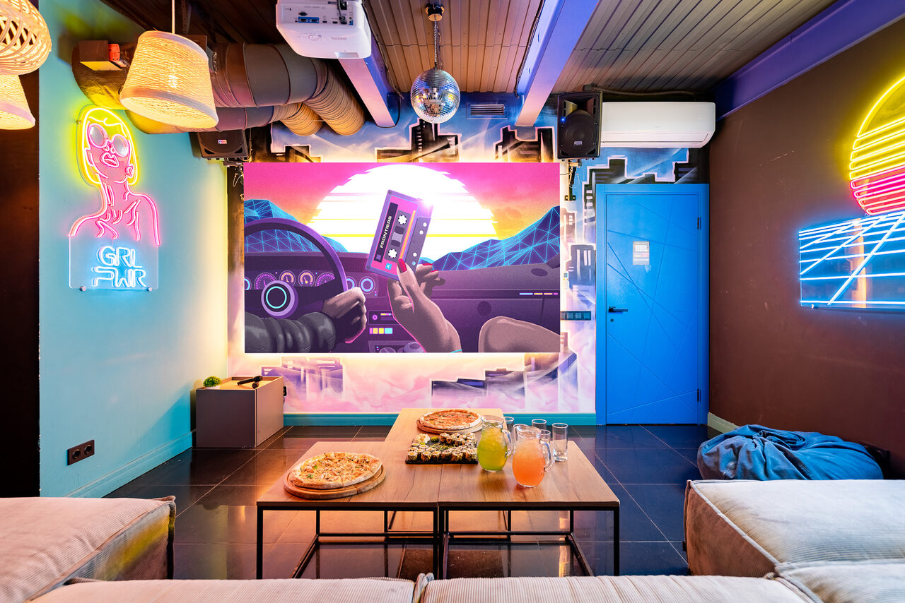 Арендовать Лофт-зал в стиле 80-х