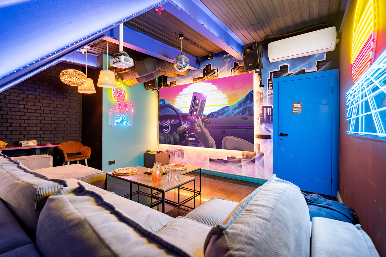 Арендовать Лофт-зал в стиле 80-х