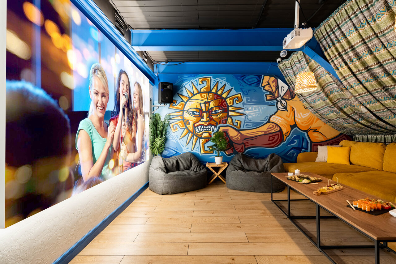 Арендовать Лофт-зал с ярким дизайном