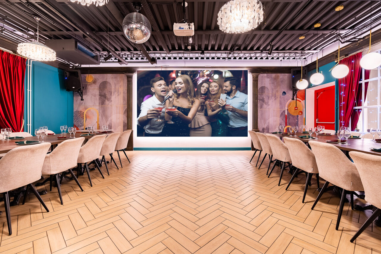 Арендовать Светлый и стильный лофт-зал