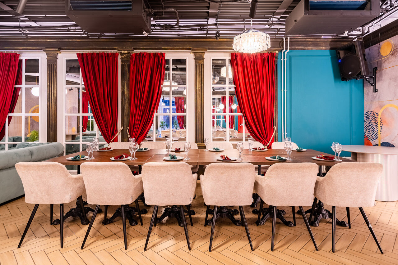 Арендовать Светлый и стильный лофт-зал