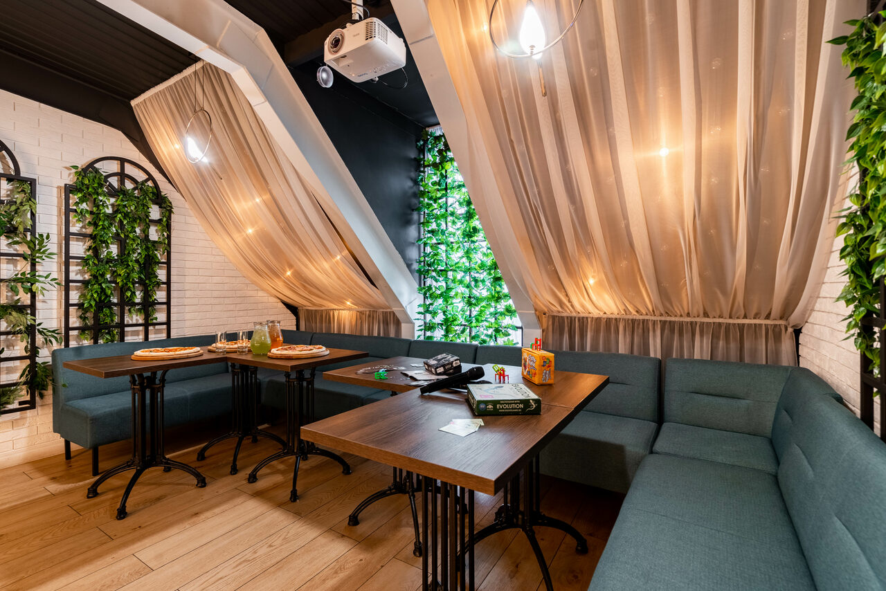 Арендовать Сказочный лофт-зал