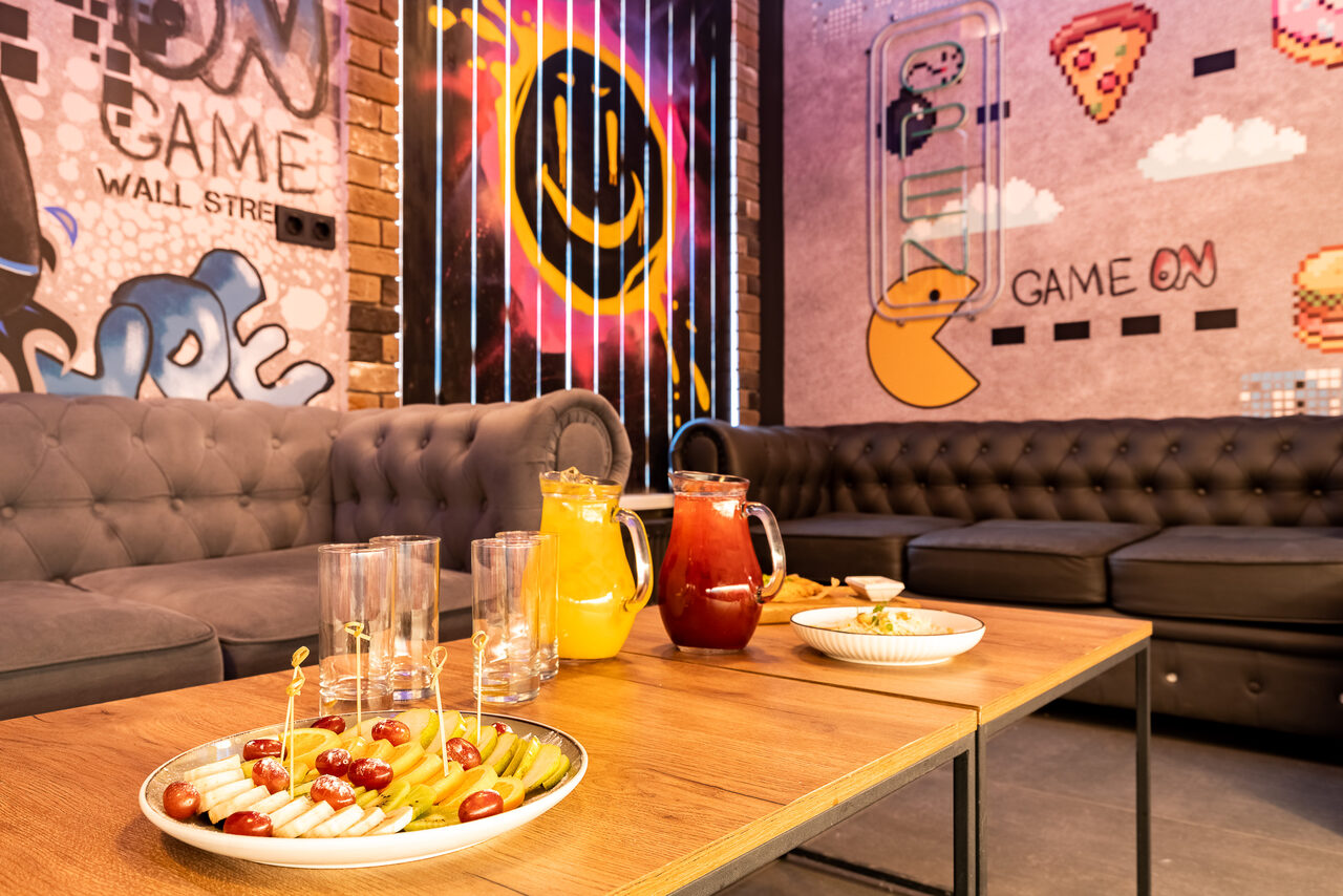 Арендовать Лофт-зал в стиле "Стрит-арт" 