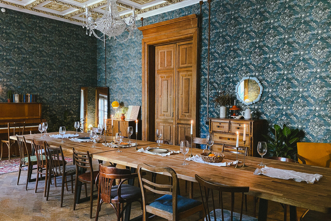 Арендовать Уютная фотостудия с большими окнами