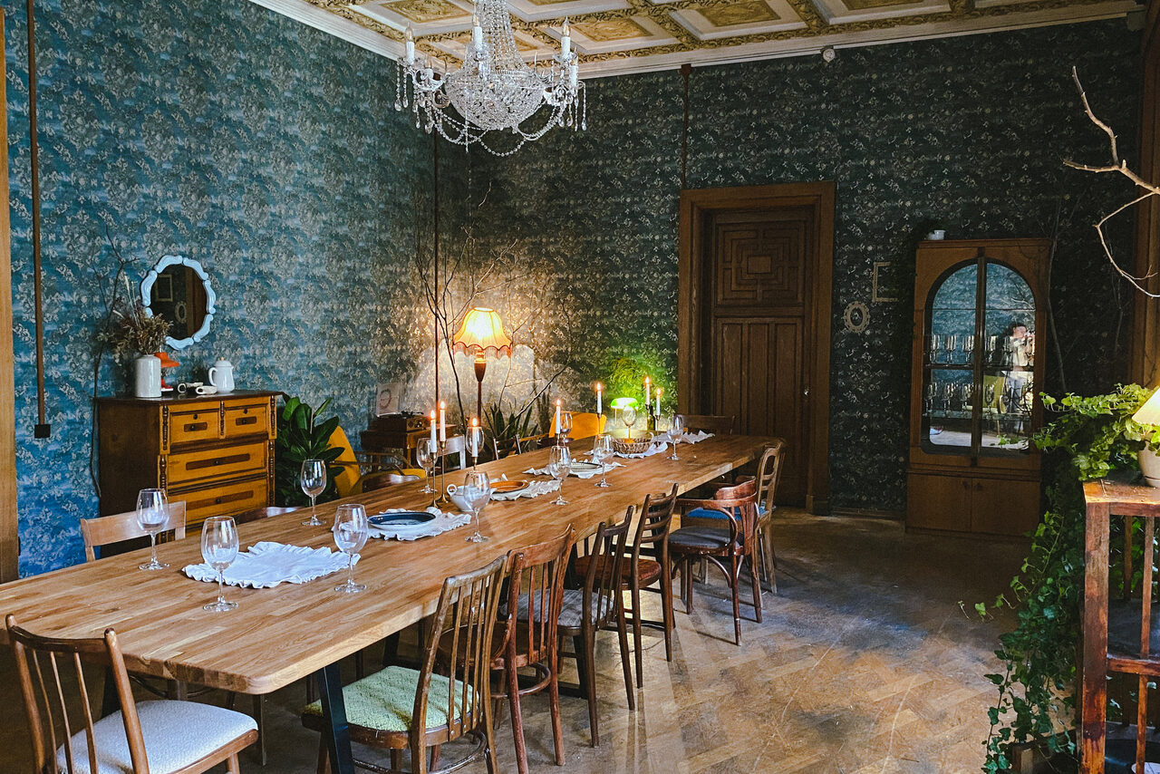 Арендовать Уютная фотостудия с большими окнами