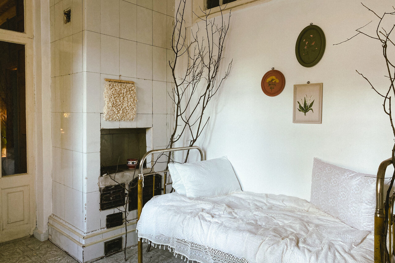 Арендовать Уютная фотостудия с большими окнами