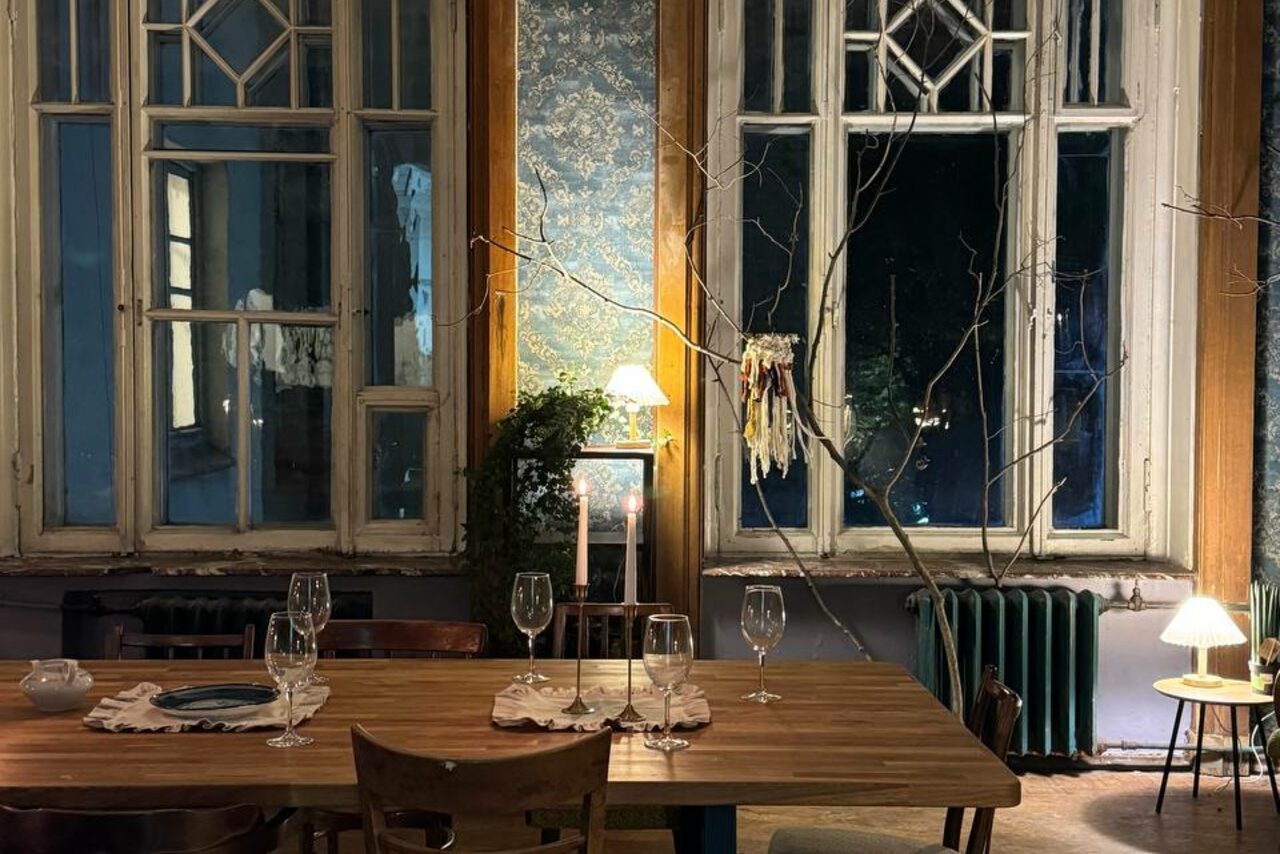 Арендовать Уютная фотостудия с большими окнами