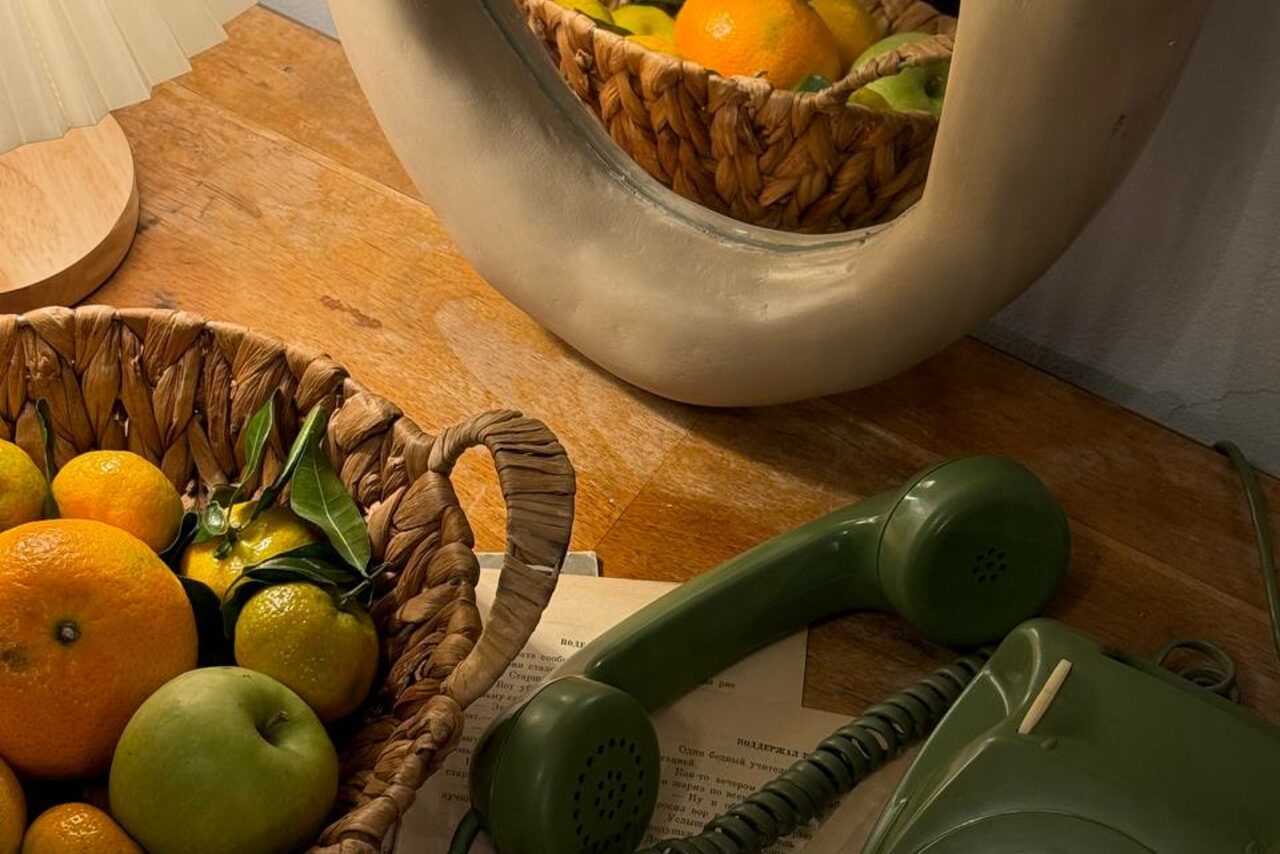 Арендовать Уютная фотостудия с большими окнами