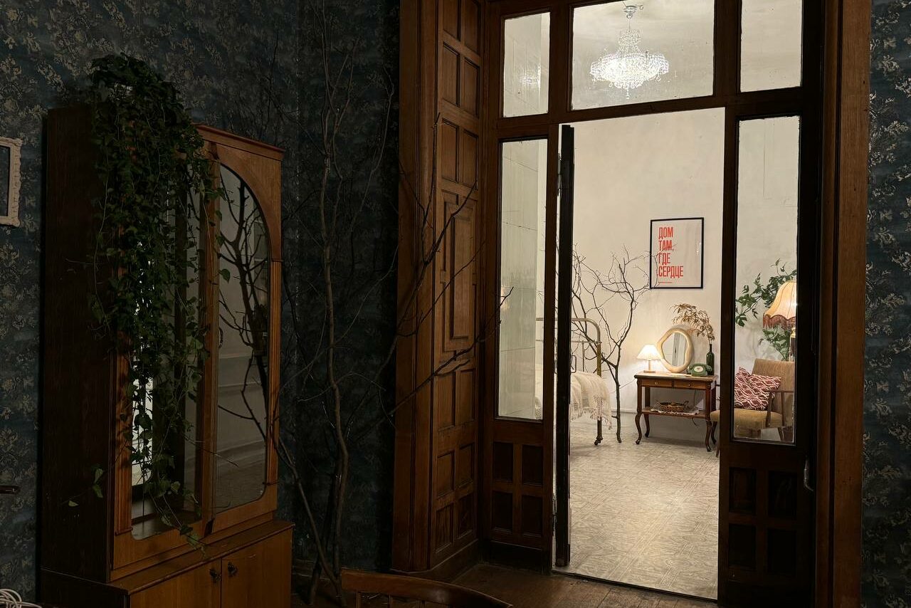 Арендовать Уютная фотостудия с большими окнами