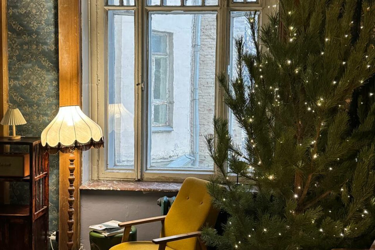 Арендовать Уютная фотостудия с большими окнами