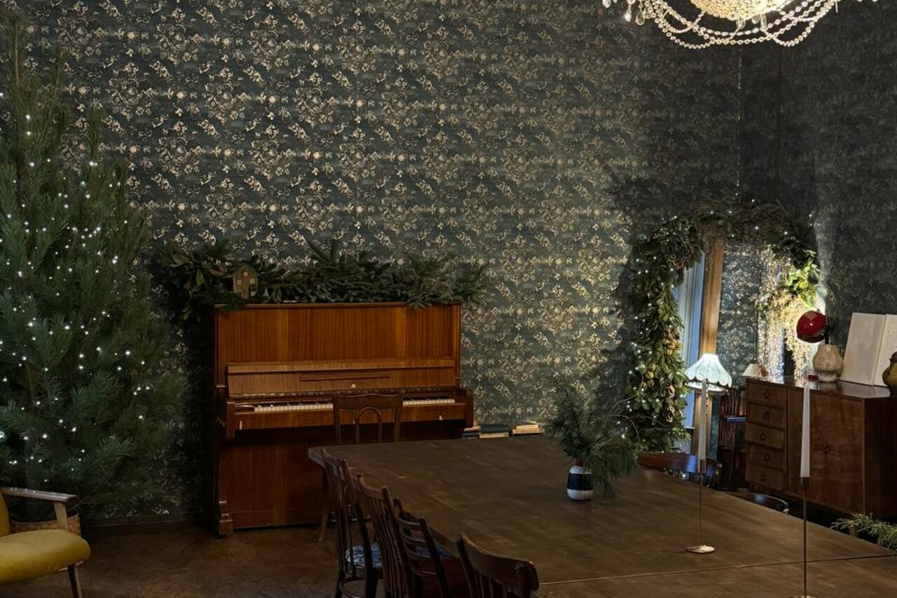 Арендовать Уютная фотостудия с большими окнами