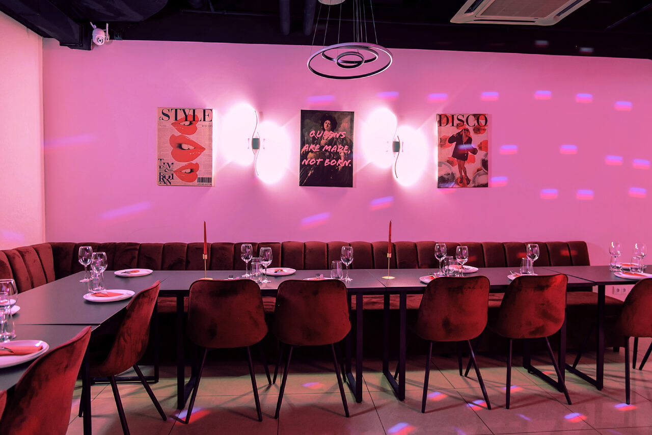 Арендовать Розовый лофт-зал для вечеринок