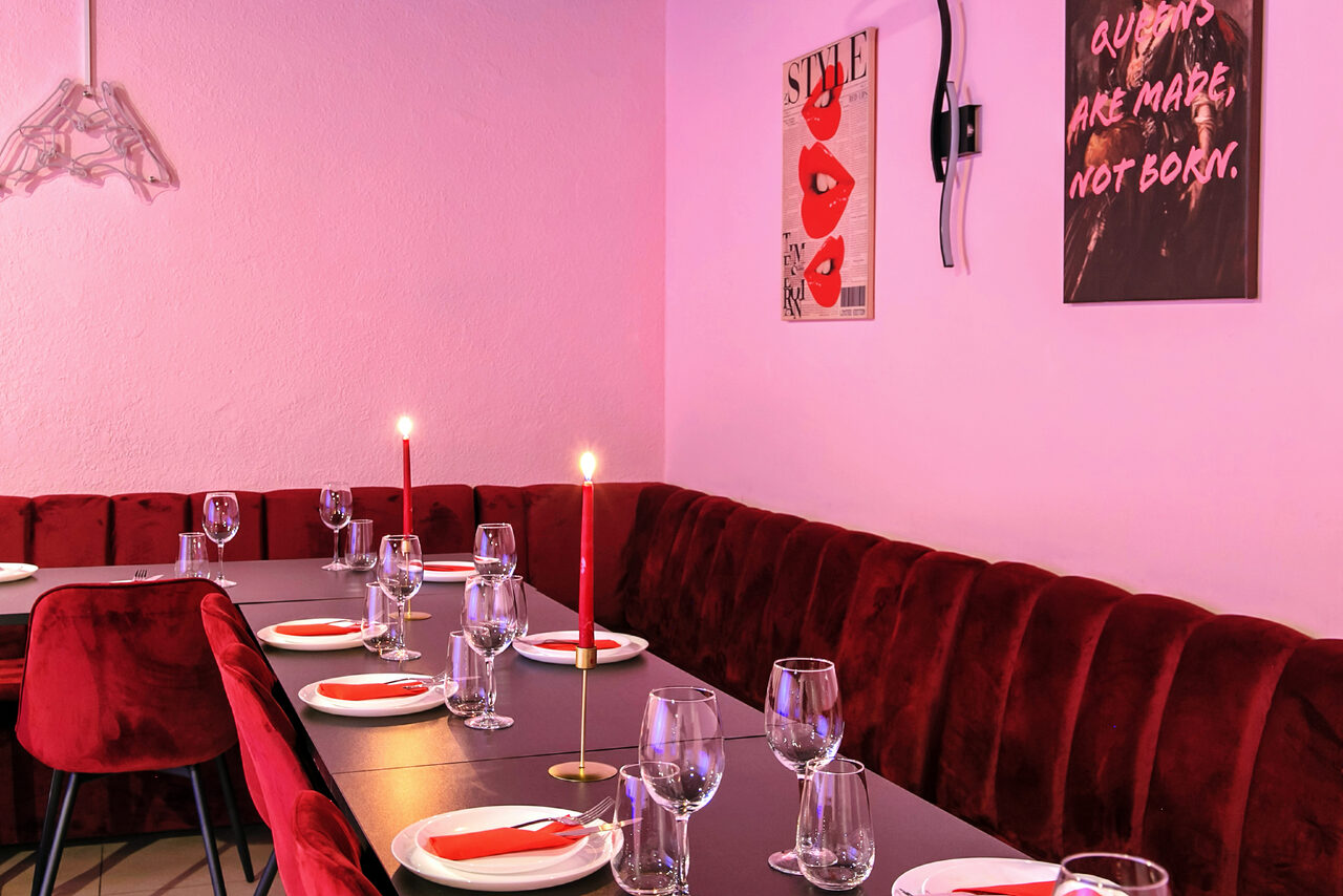 Арендовать Розовый лофт-зал для вечеринок