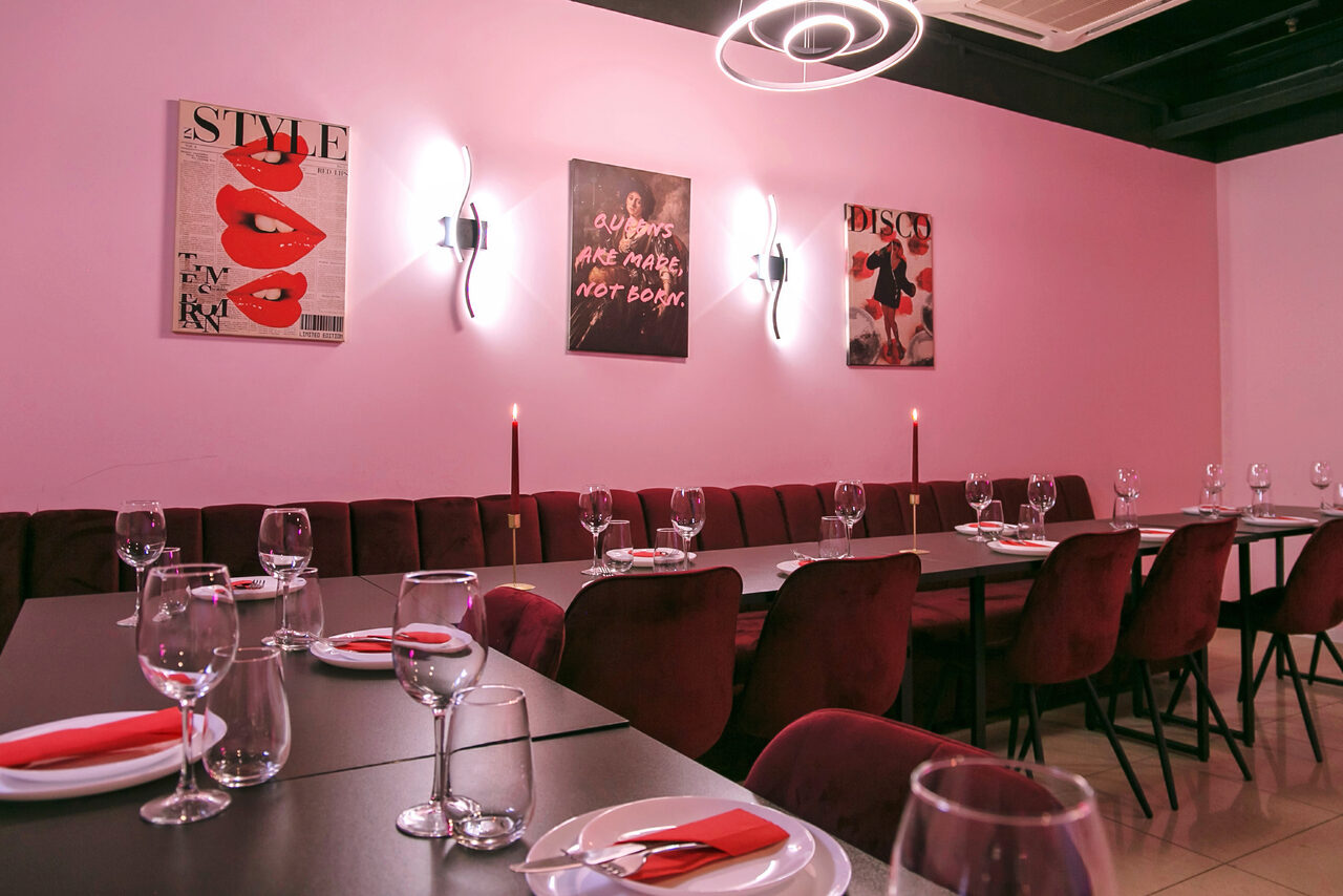 Арендовать Розовый лофт-зал для вечеринок