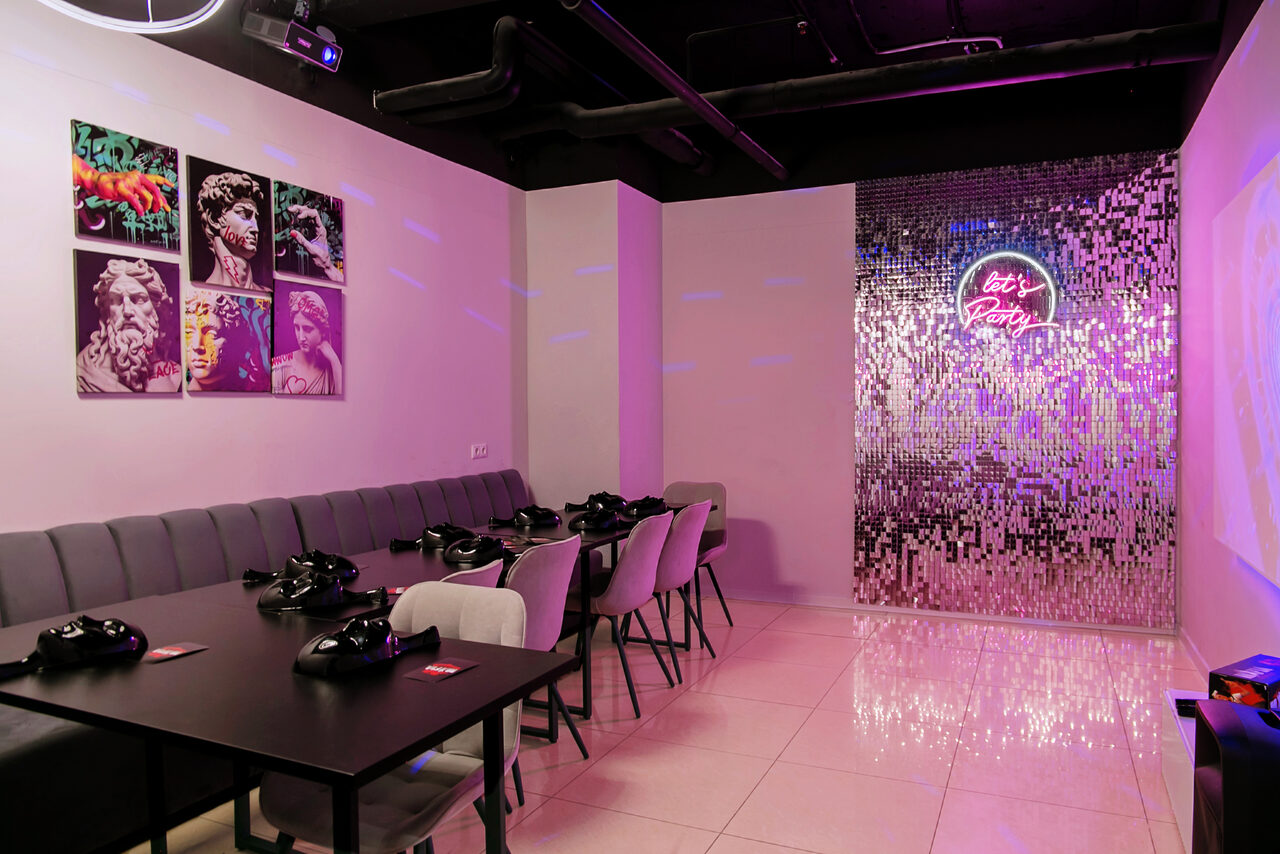 Арендовать Лофт-зал с караоке и диско-шаром