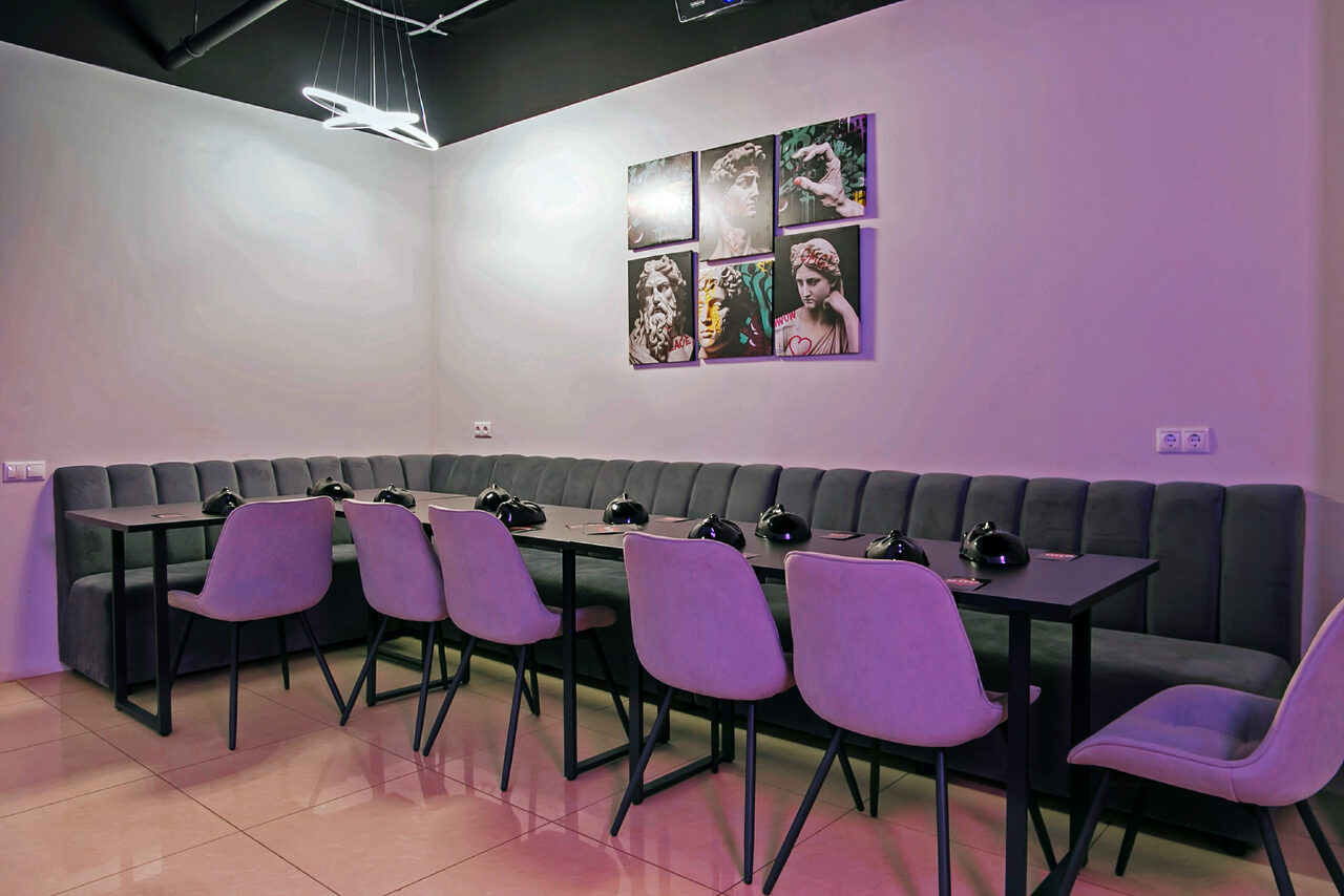 Арендовать Лофт-зал с караоке и диско-шаром