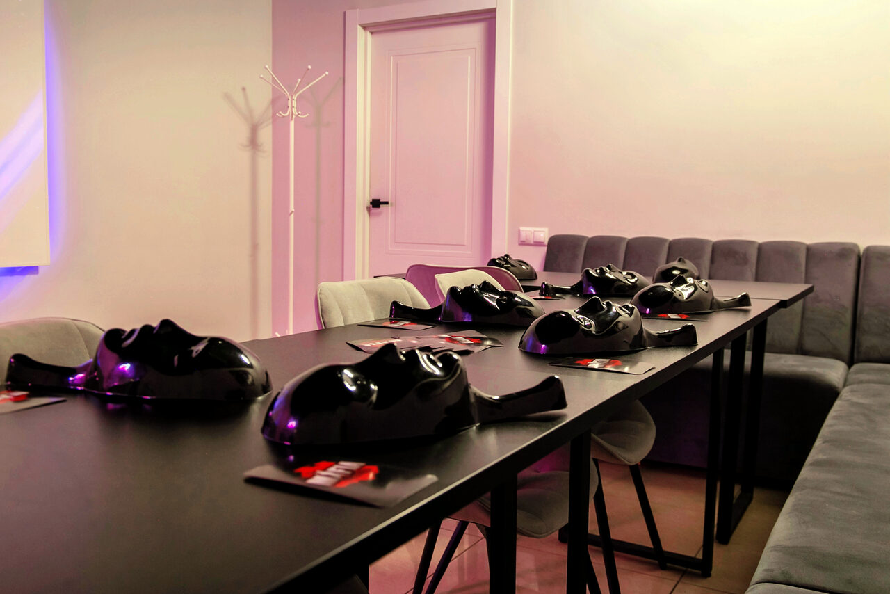 Арендовать Лофт-зал с караоке и диско-шаром