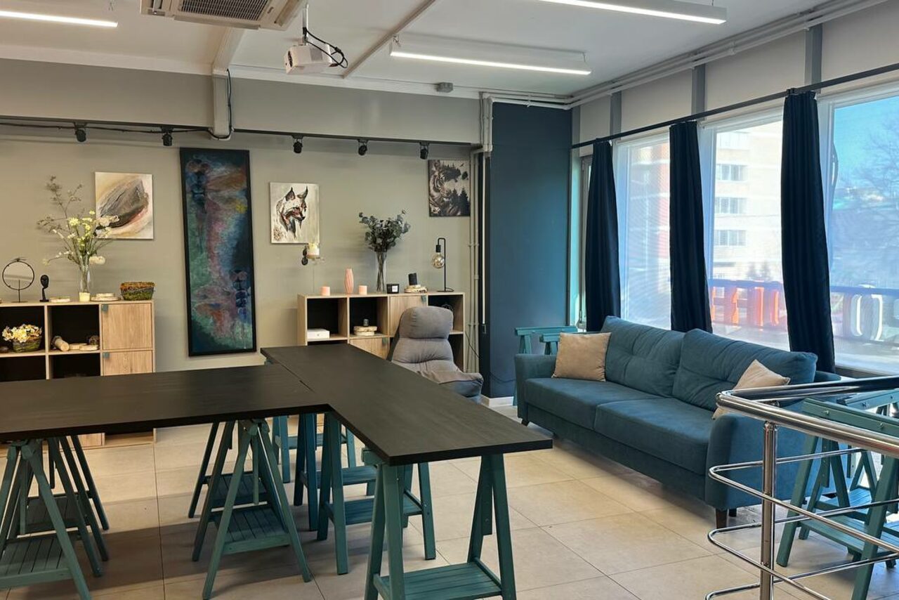 Арендовать Уютный лофт-зал при кофейне