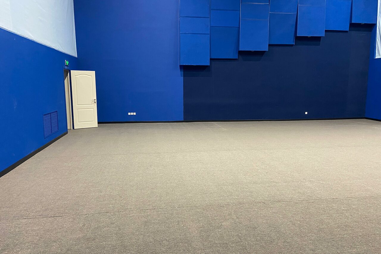 Арендовать Большой синий зал для тренировок